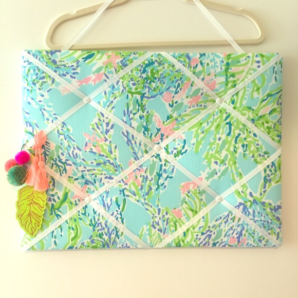 Accessories Lilly Pulitzer Memo Board Euc Poshmark Simple Lilly Pulitzer Memo Board Accessories Lilly Pulitzer Memo Board Euc Poshmark Simple Lilly Pulitzer Memo Board